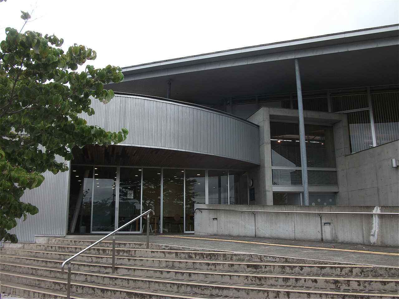 潮来市立図書館