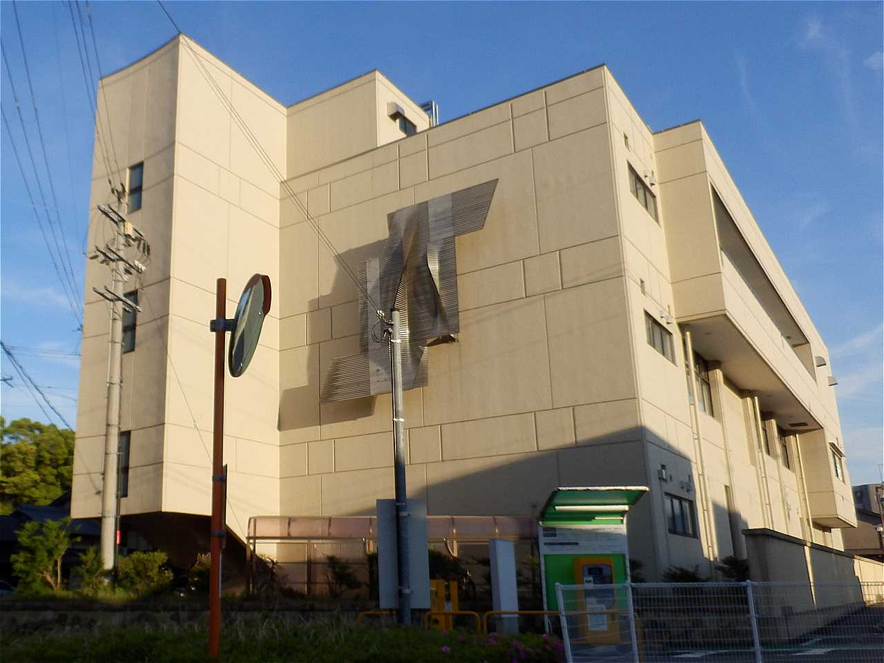 亀岡市立図書館中央館