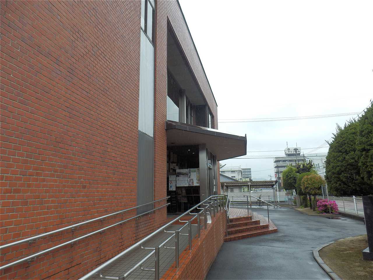 笠岡市立図書館