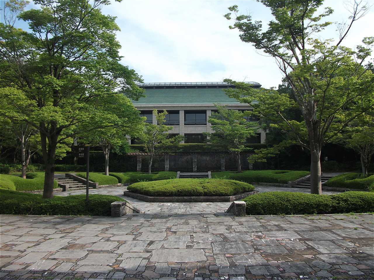 滋賀県立図書館